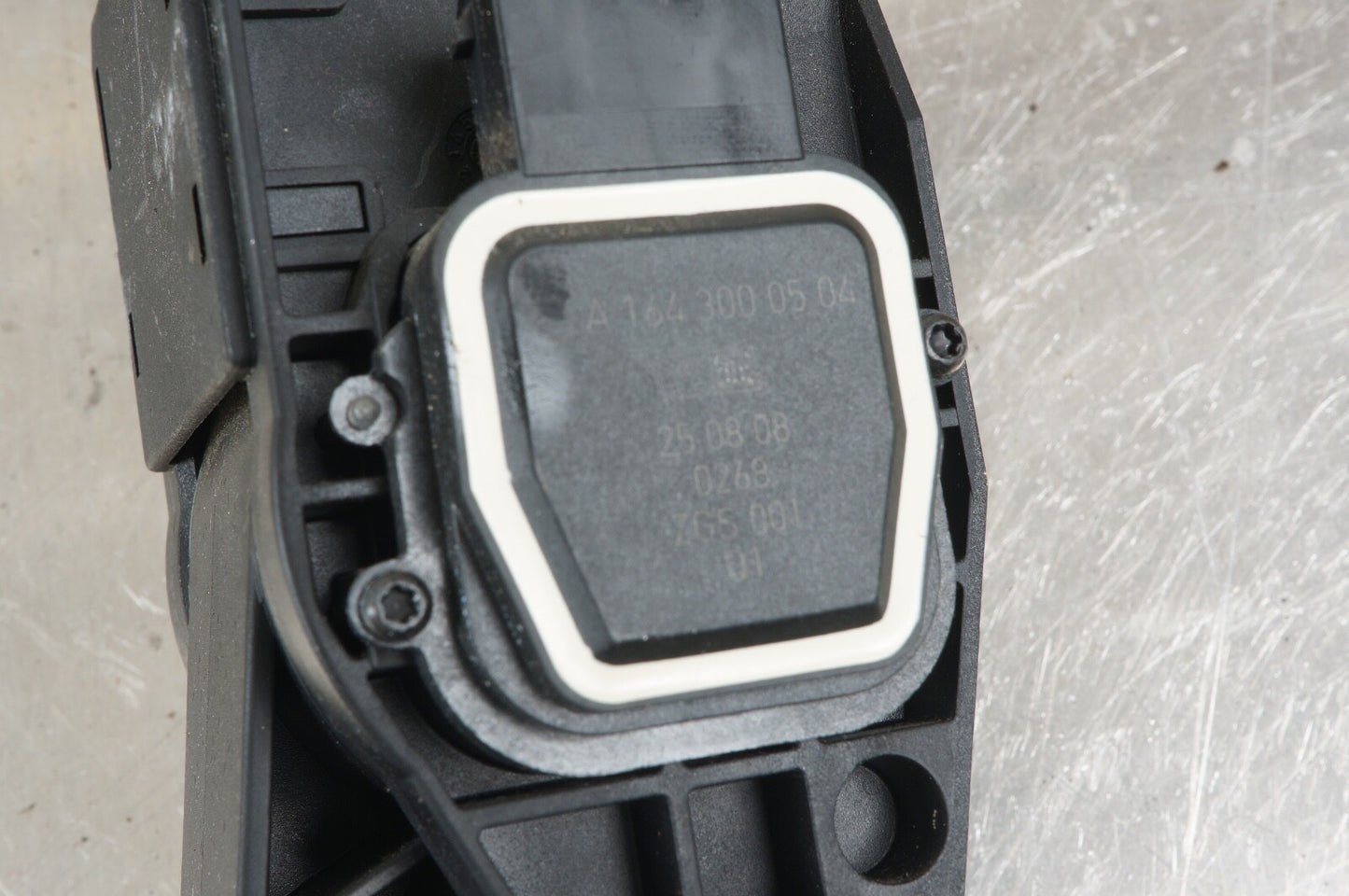 06-13 Mercedes X164 GL550 R350 Gas Throttle Pedal Accelerator 1643000504 OEM
