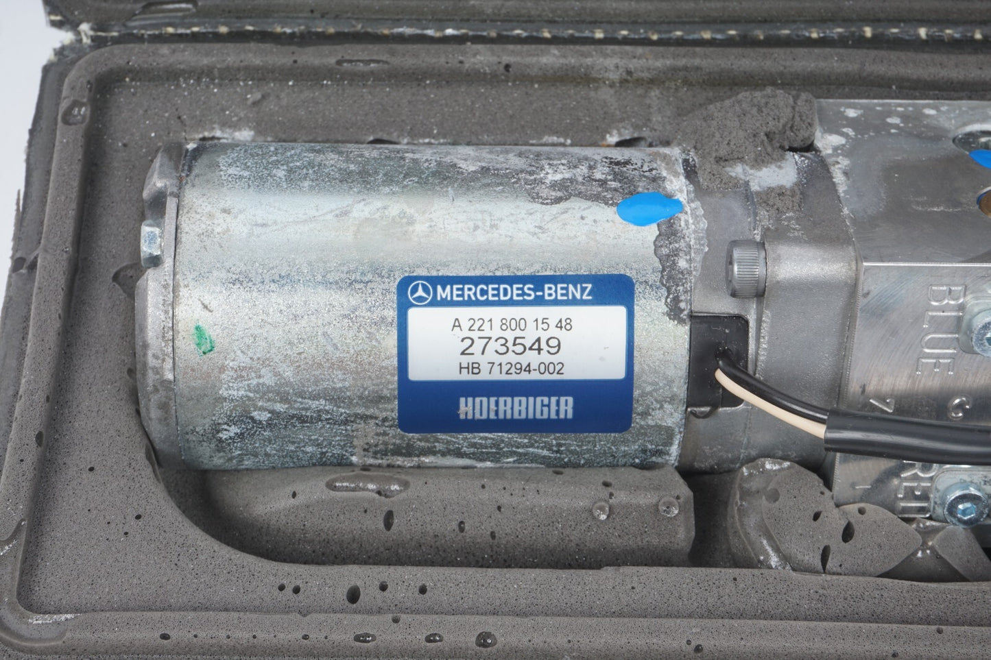 07-13 Mercedes W221 S550 CL550 CL600 CL63 AMG Trunk Lid Lift Hydraulic Pump  OEM