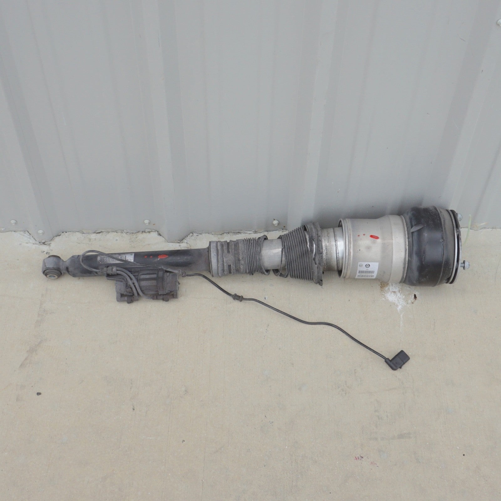 2014 - 2017 MERCEDES-BENZ S550 OEM REAR LEFT AIR SUSPENSION SHOCK STRUT