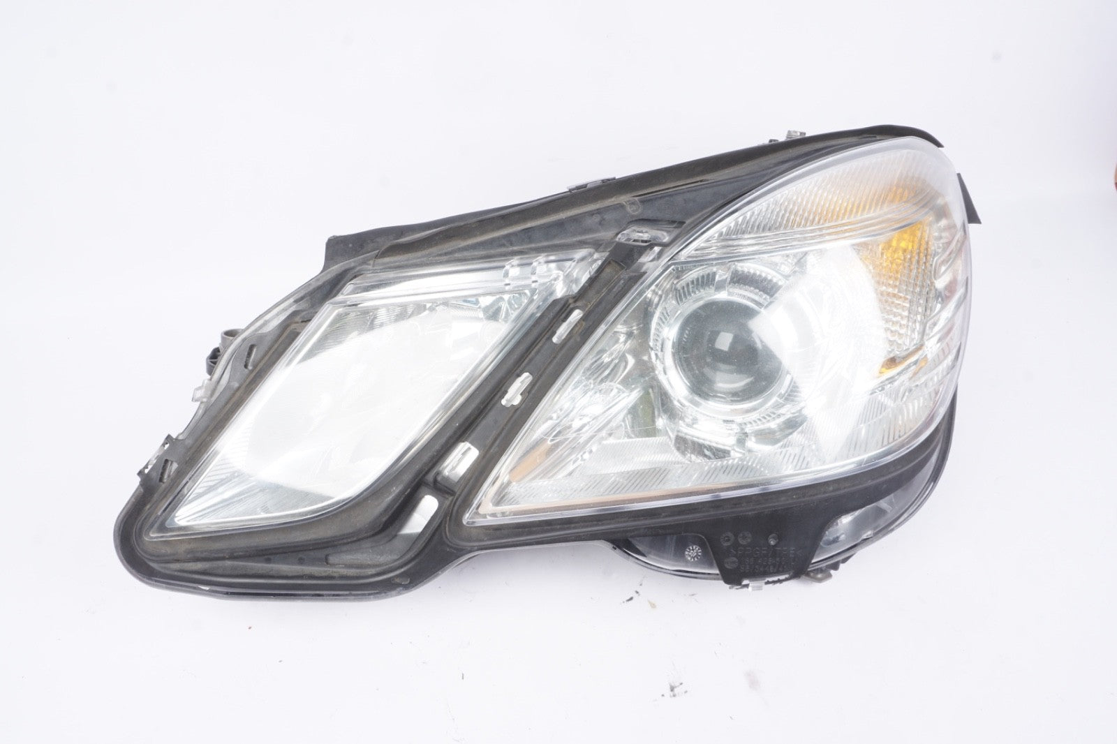 2010-2013 MERCEDES E300 E350 E400 E550 (W212) LEFT DRIVER HALOGEN HEADLIGHT LAMP