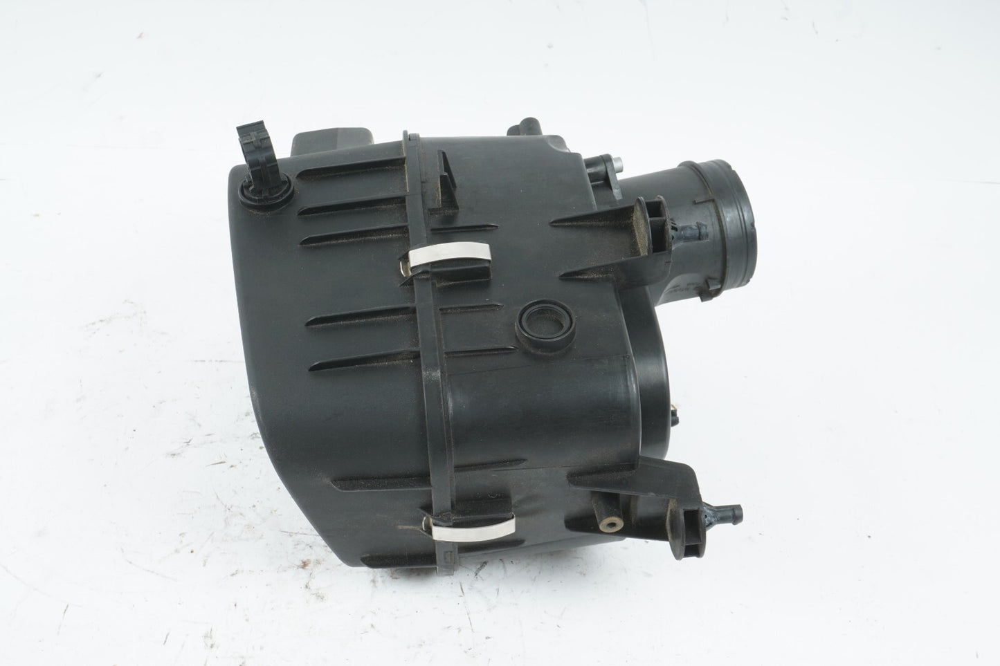 2014 - 2017 MASERATI QUATTROPORTE 3.0L LEFT DRIVER SIDE AIR CLEANER BOX OEM 51K