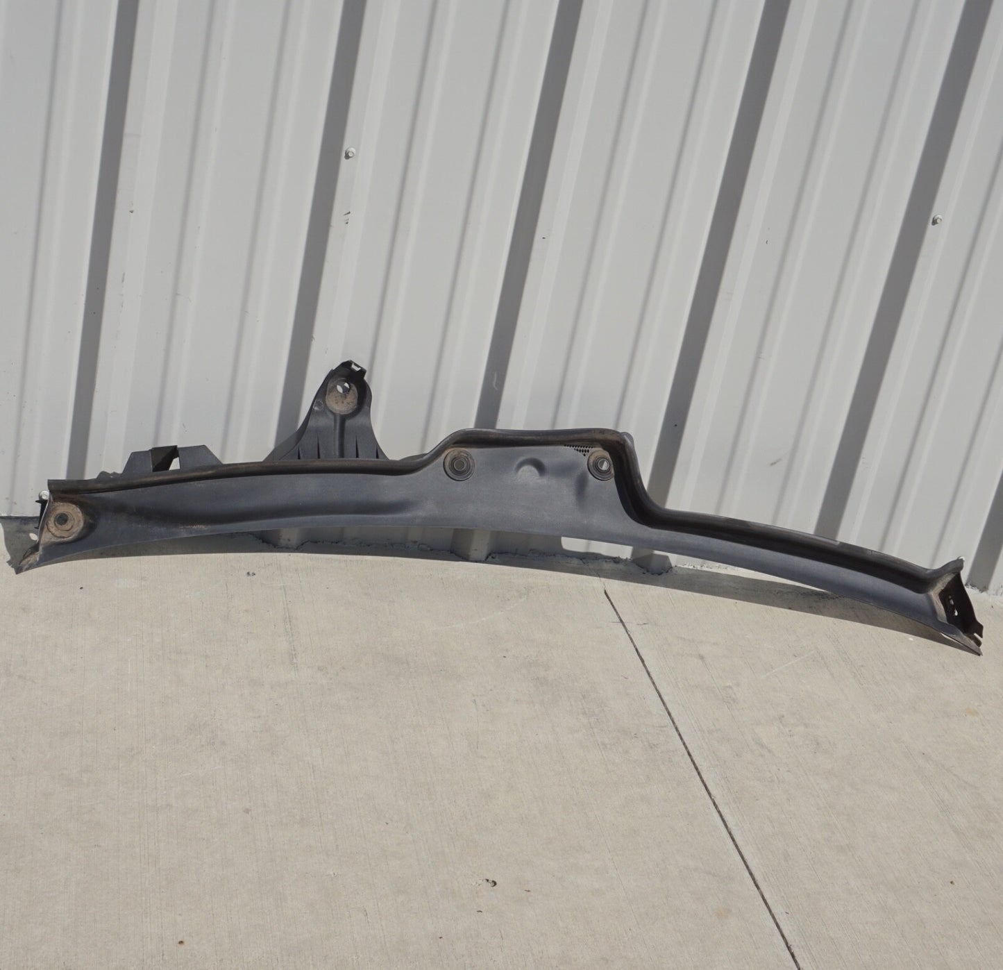2007 - 2013 MERCEDES S550 W221 WINDSHIELD COWL PANEL WATER DRIP COVER OEM