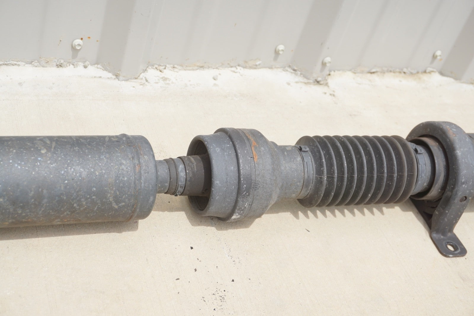 2017 - 2019 NISSAN TITAN XD REAR DRIVE SHAFT 5.0L 4X4 4WD 1N6BA1F34KN519715