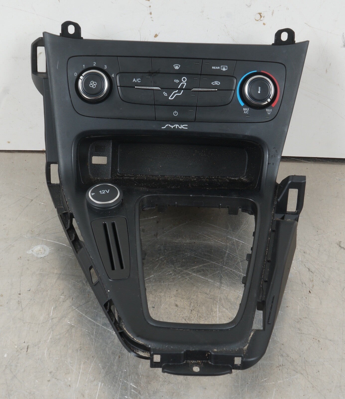 FORD FOCUS OEM FRONT AC CLIMATE CONTROL HEATER SWITCH WITH PANEL 2016-2018