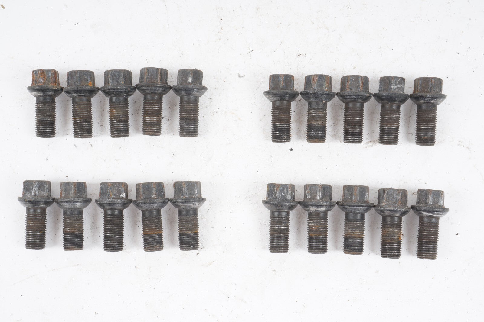 2008 - 2014 Mercedes-Benz W204 C300 C350 WHEEL LUG NUT BOLTS SET OF 20 OEM