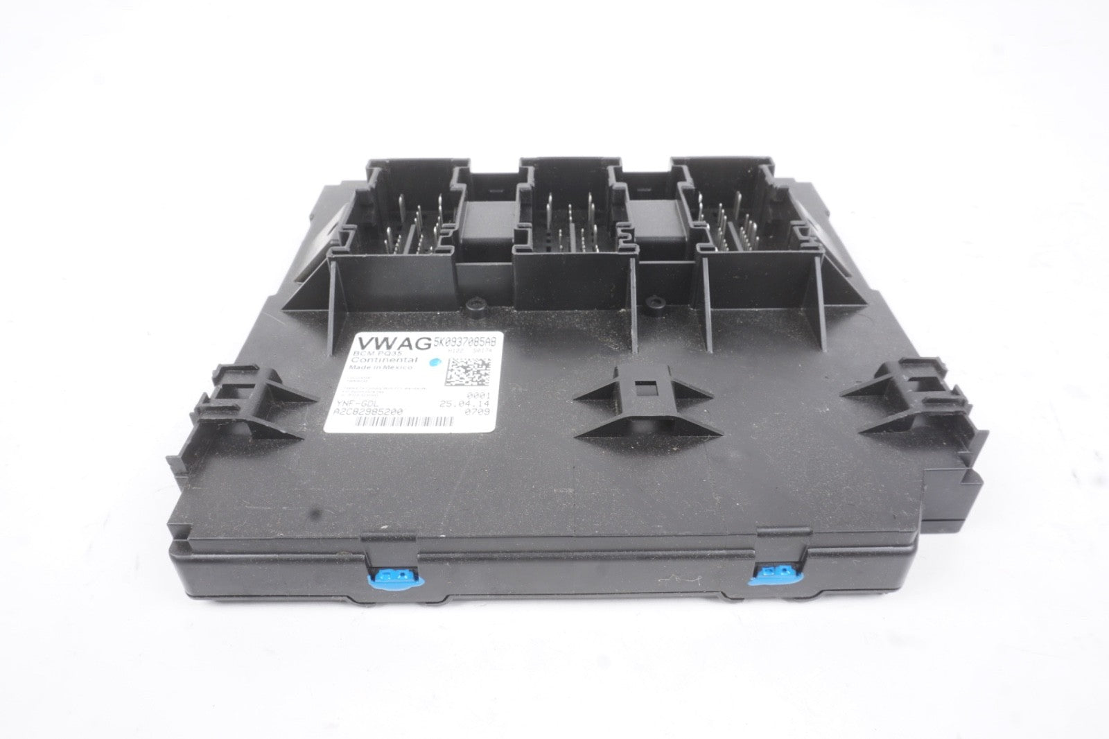 2014 Volkswagen Passat Body Control Computer Module BCM BCU OEM