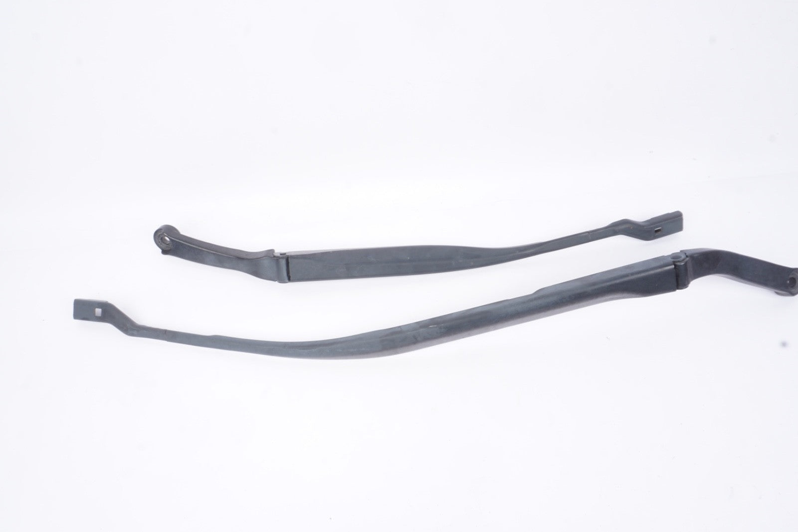 14-19 MASERATI GHIBLI M157 SET OF 2 FRONT LEFT RIGHT WINDSHIELD WIPER ARM OEM