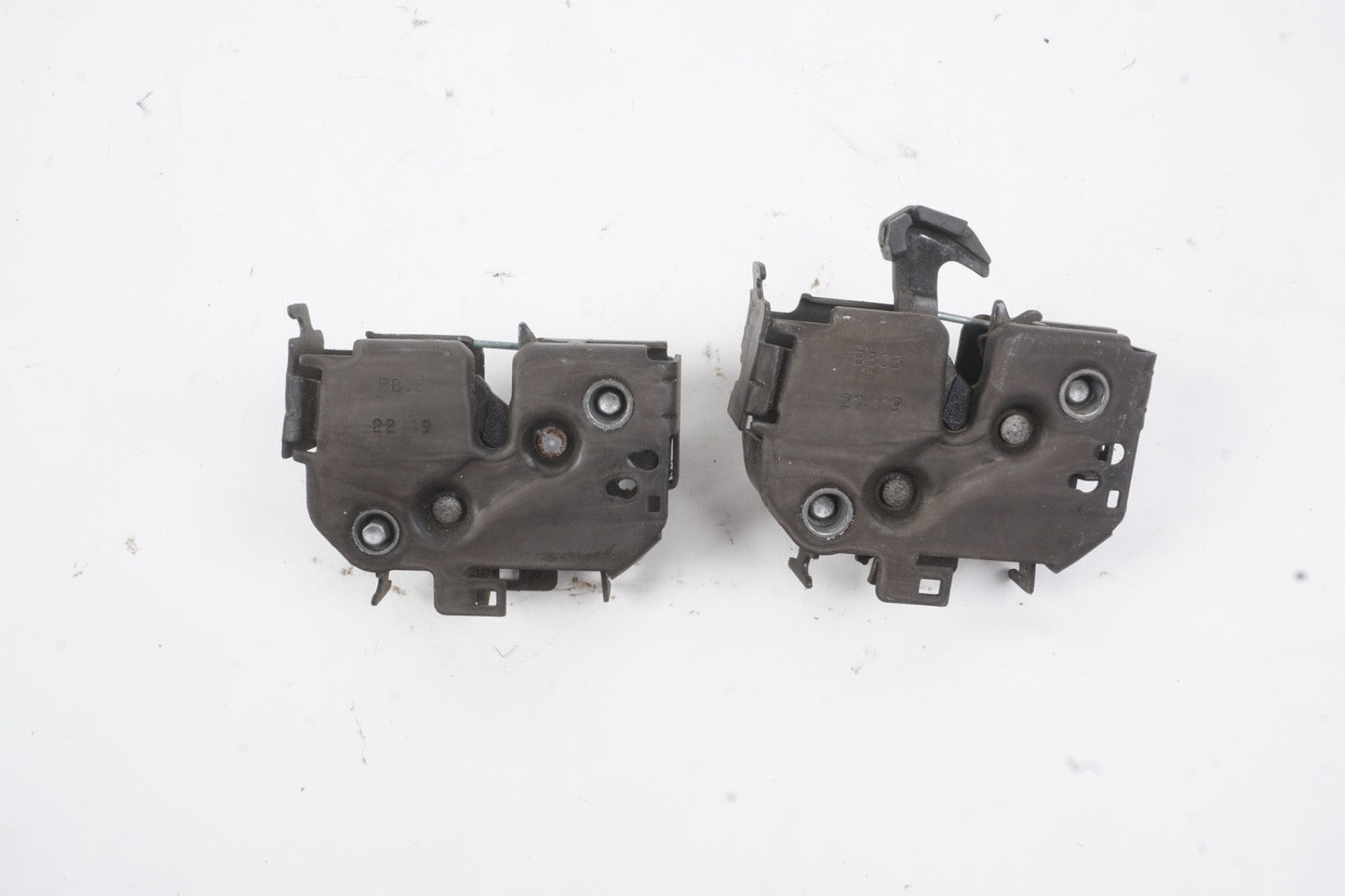 2015 - 2023 Jeep Renegade Left And Right Hood Latch OEM