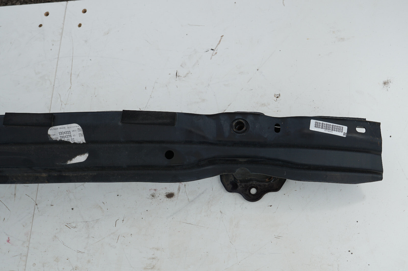 06 - 11 BMW 335i 328i E93 E92 REAR BUMPER REINFORCEMENT 7147604 OEM