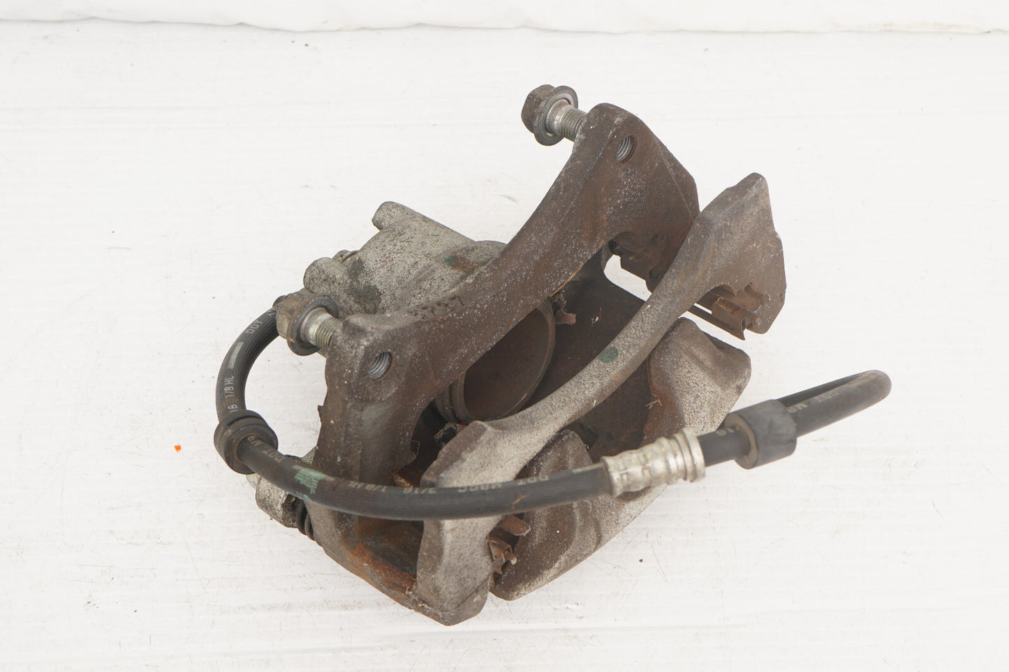 2014 - 2020 MITSUBISHI OUTLANDER 2.4L FRONT LEFT DRIVER SIDE BRAKE CALIPER OEM