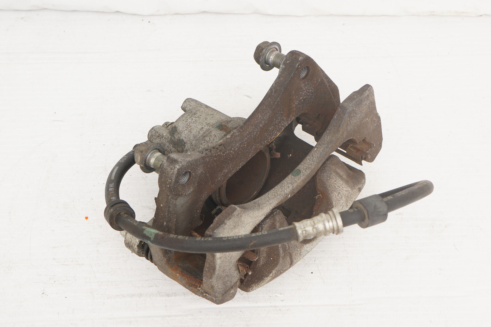 2014 - 2020 MITSUBISHI OUTLANDER 2.4L FRONT LEFT DRIVER SIDE BRAKE CALIPER OEM