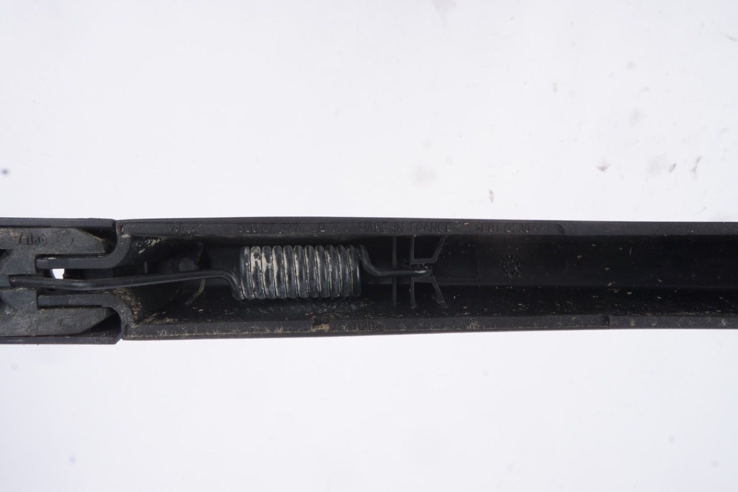 06-11  OEM Mercedes W164 ML320 ML500 Rear Windshield Wiper Arm 80007277