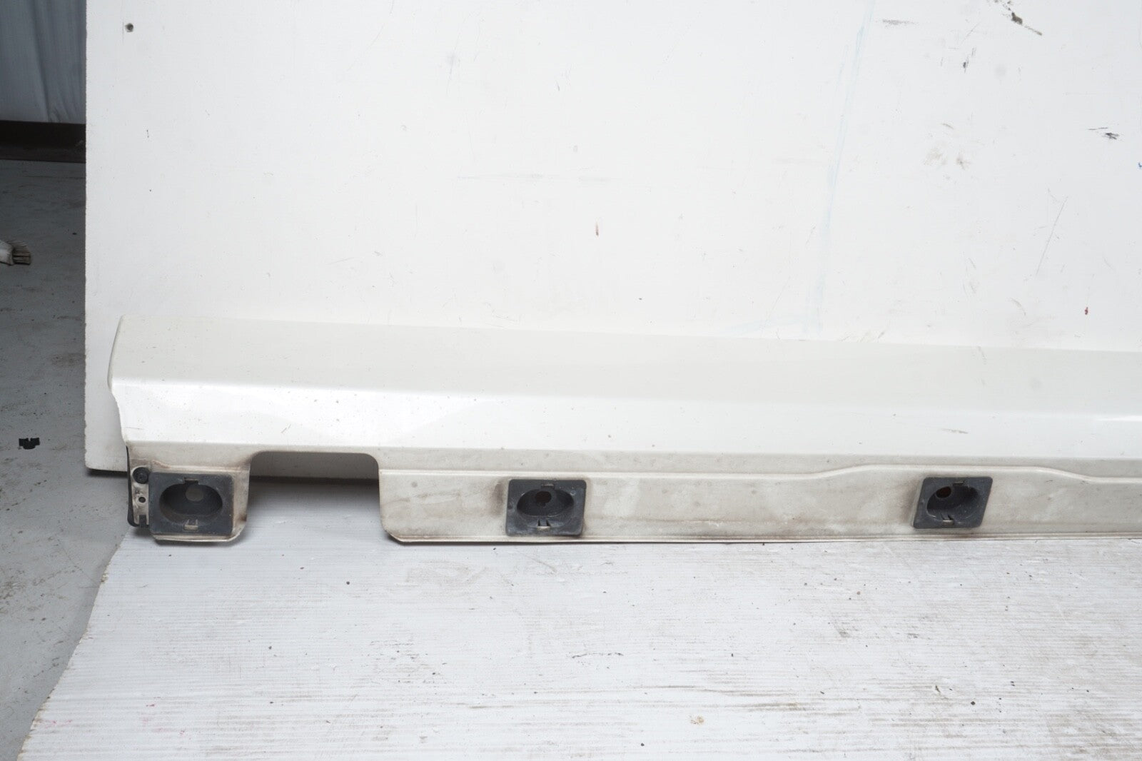 07-13 Mercedes W221 S550 Right Side Base Side Rocker Skirt Molding Panel WHITE