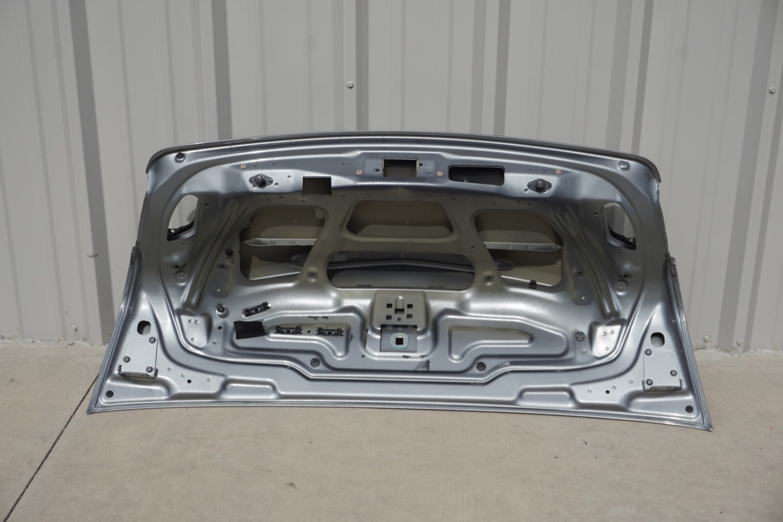 11-17 Mercedes W207 E550 E400 E350 E550 Convertible Trunk Lid Panel Assembly OEM