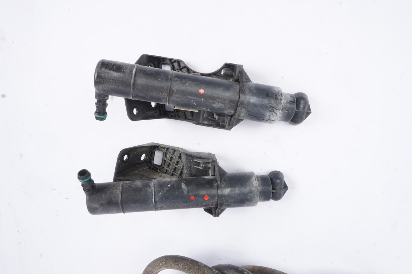 06-11 Mercedes GL450 ML350 Front Right Headlight Washer Water Spray Nozzle Oem