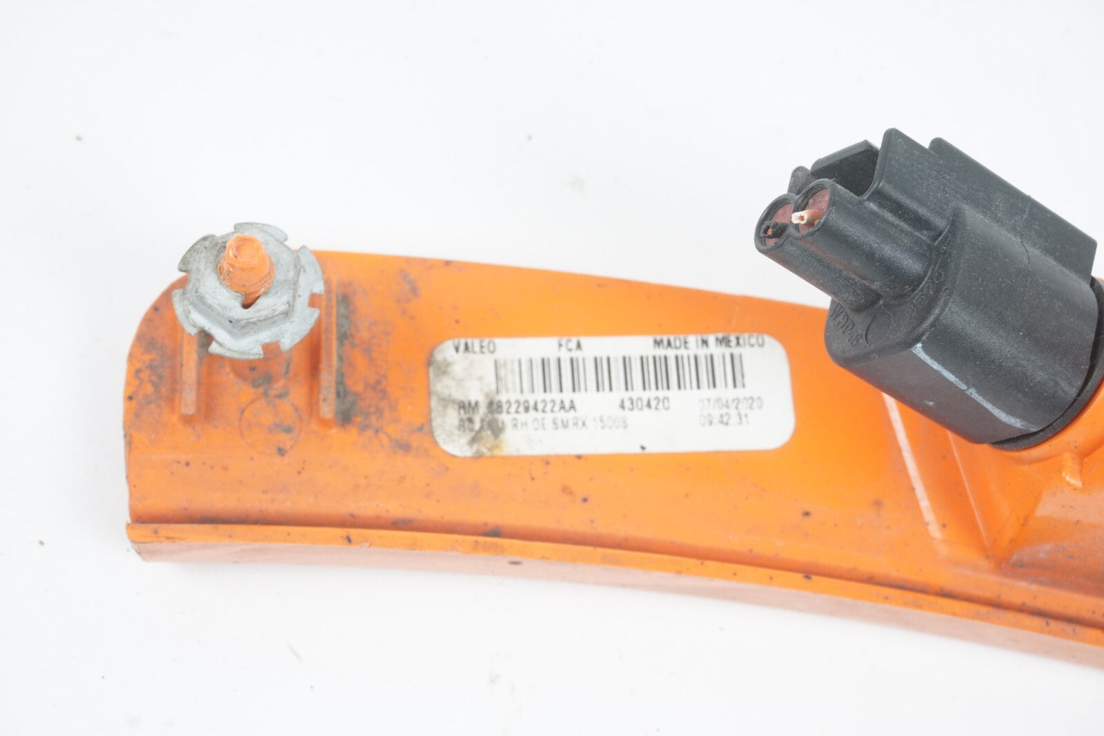 17-20 CHRYSLER PACIFICA FRONT RIGHT SIDE MARKER LIGHT LAMP 68229422AA OEM
