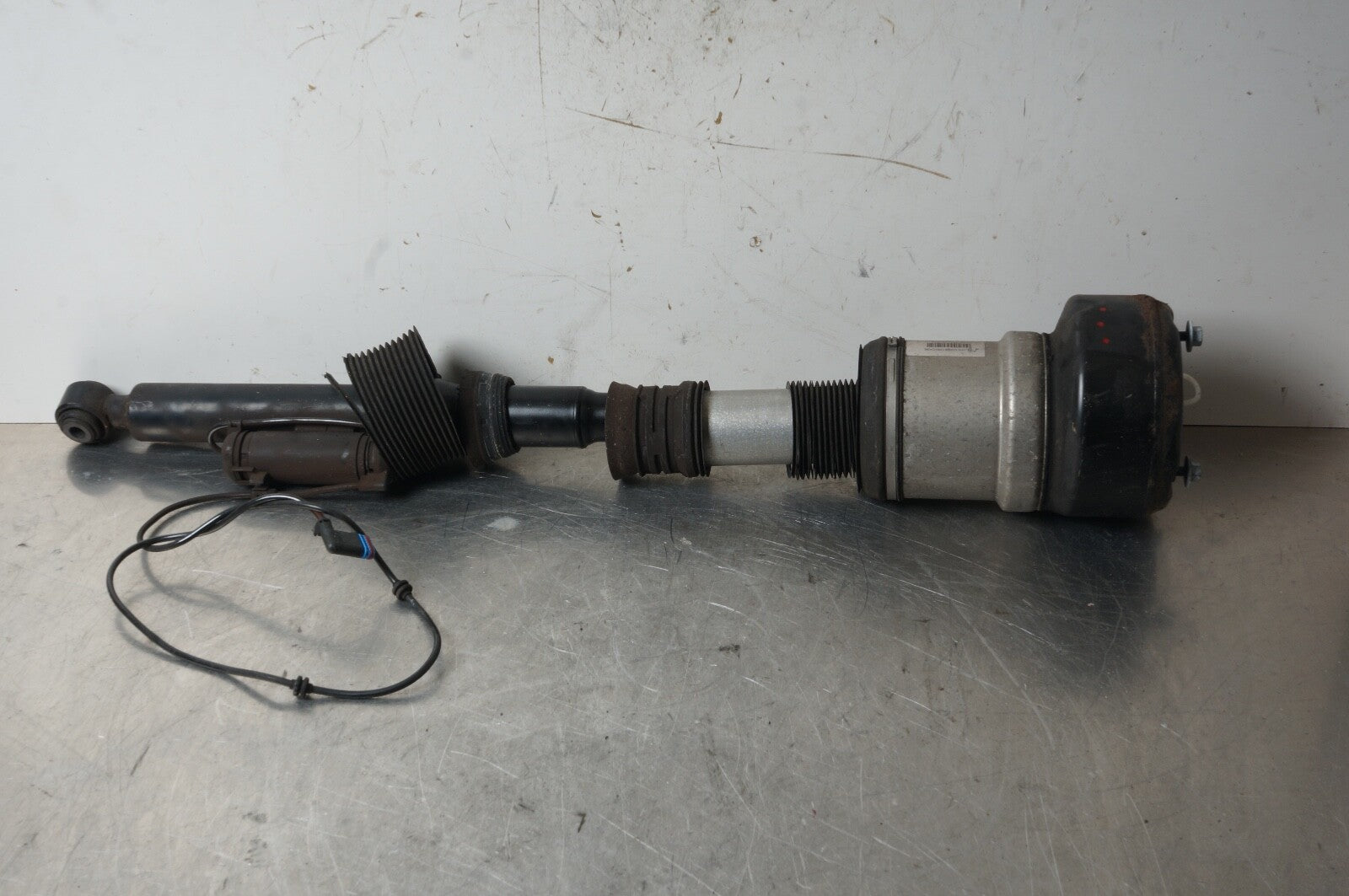 07-13 Mercedes W221 S550 Rear Right or Left Shock Strut Air Airmatic OEM