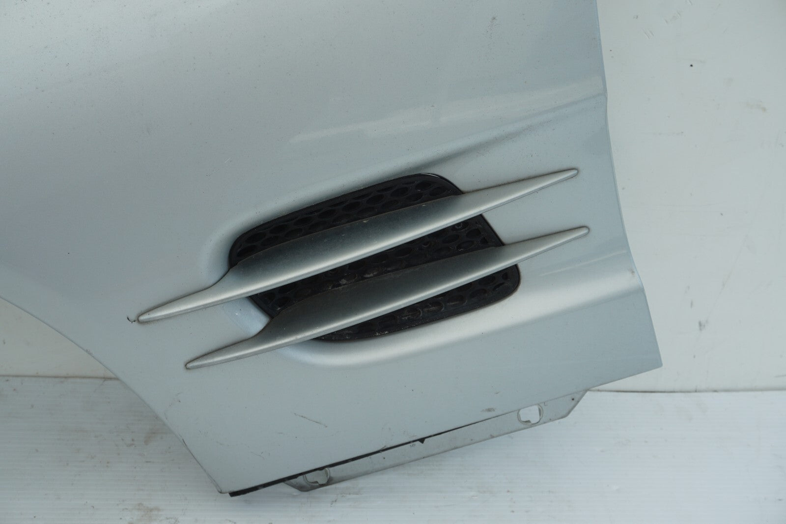 2003-2008 Mercedes-Benz SL500 FRONT FENDER LEFT DRIVER SIDE OEM