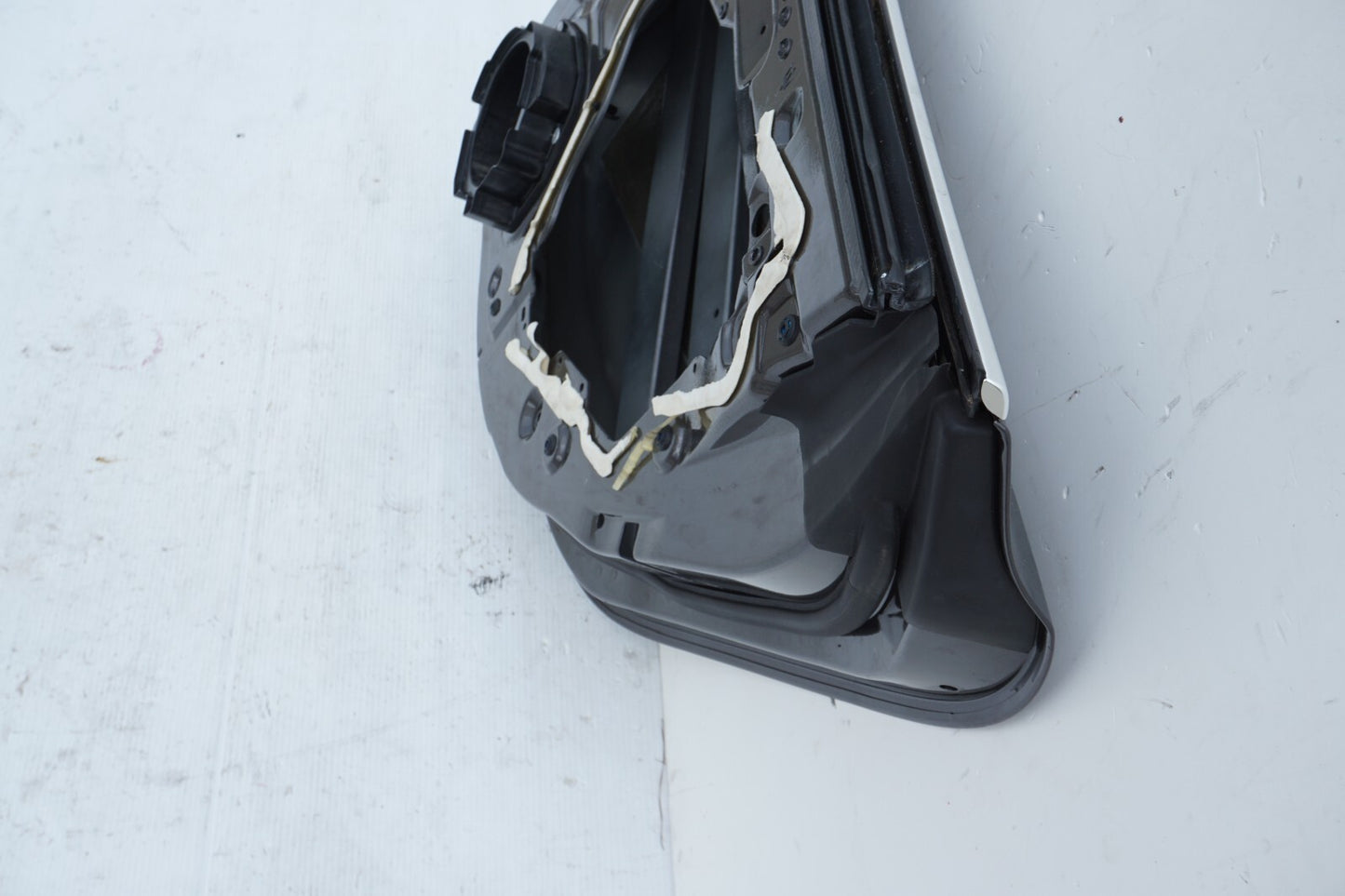2014-2019 MASERATI GHIBLI REAR RIGHT PASSENGER SIDE DOOR SHELL  OEM