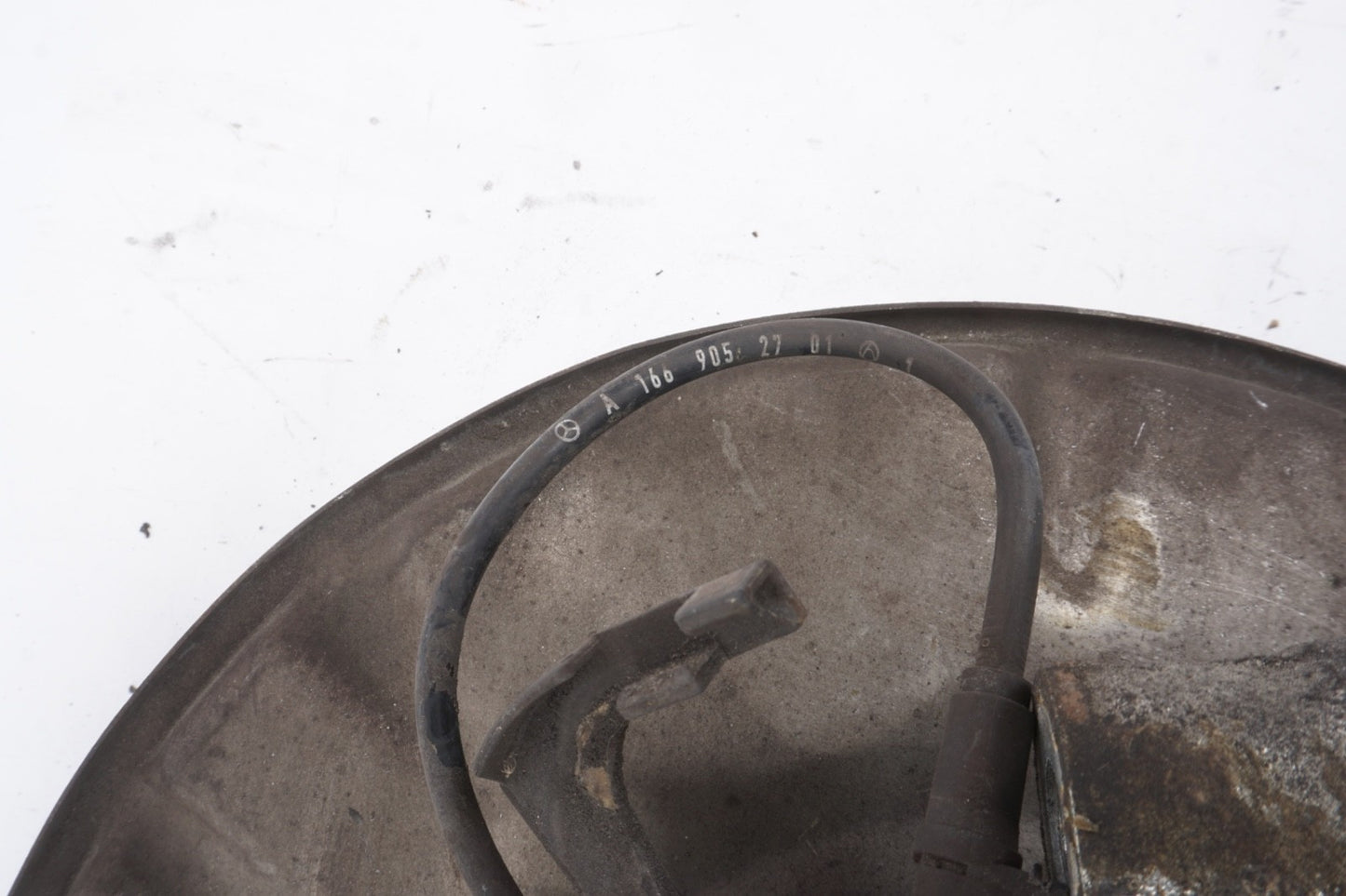 2012 - 2016 Mercedes GL450 Rear Left Wheel Spindle Knuckle Hub