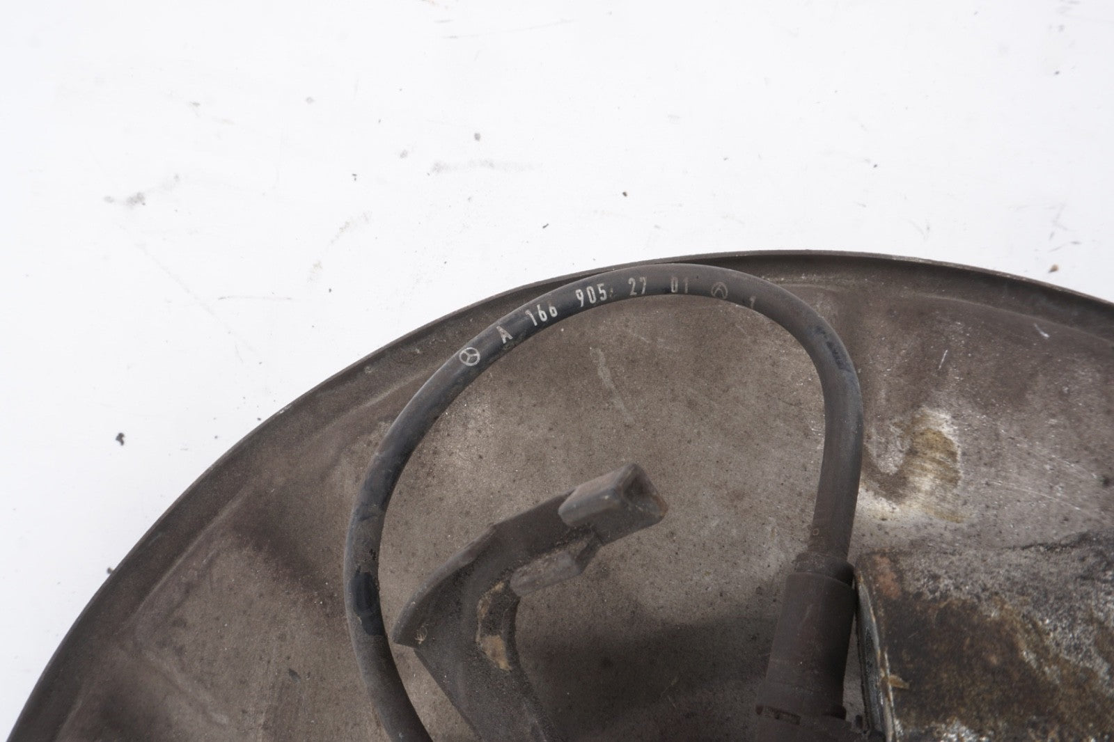 2012 - 2016 Mercedes GL450 Rear Left Wheel Spindle Knuckle Hub