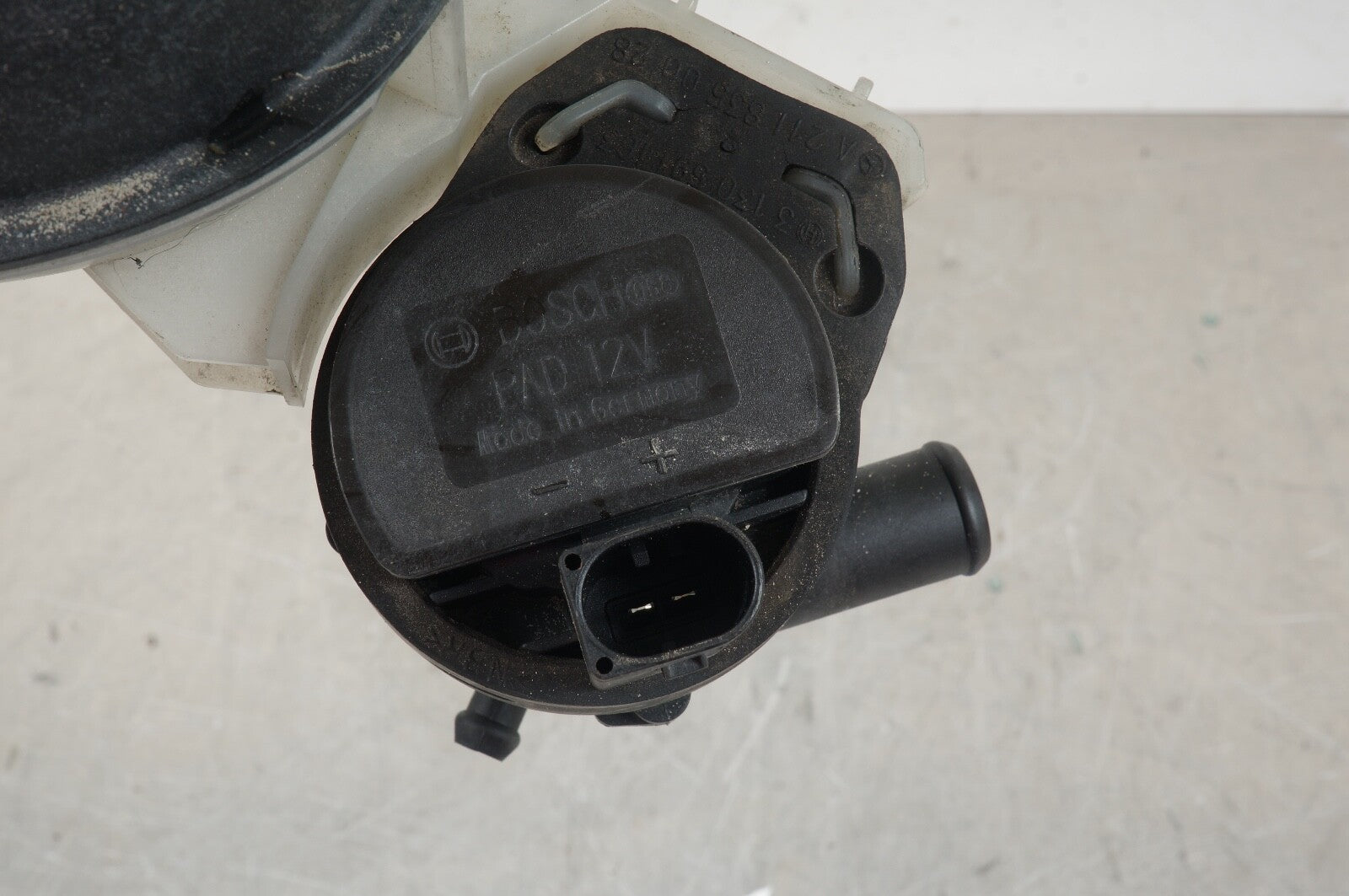 2008-2015 MERCEDES-BENZ W204 C250  COOLANT OVERFLOW EXPANSION RESERVOIR OEM 