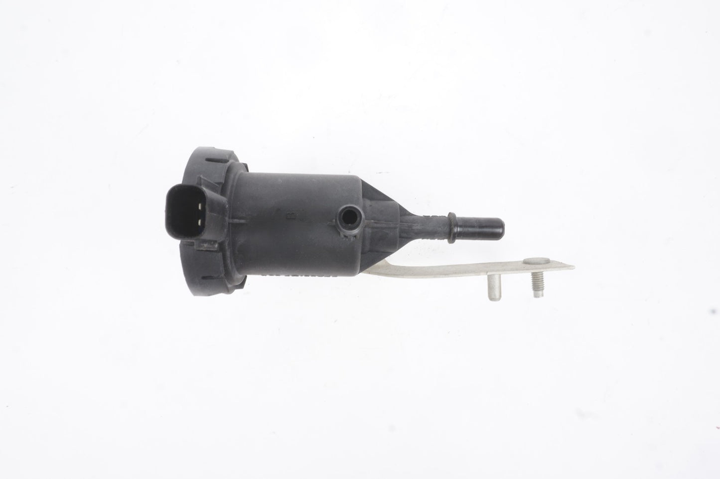 11-17 Mercedes W207 E350 E550 Fuel System Solenoid Purge Valve A0014760532  OEM