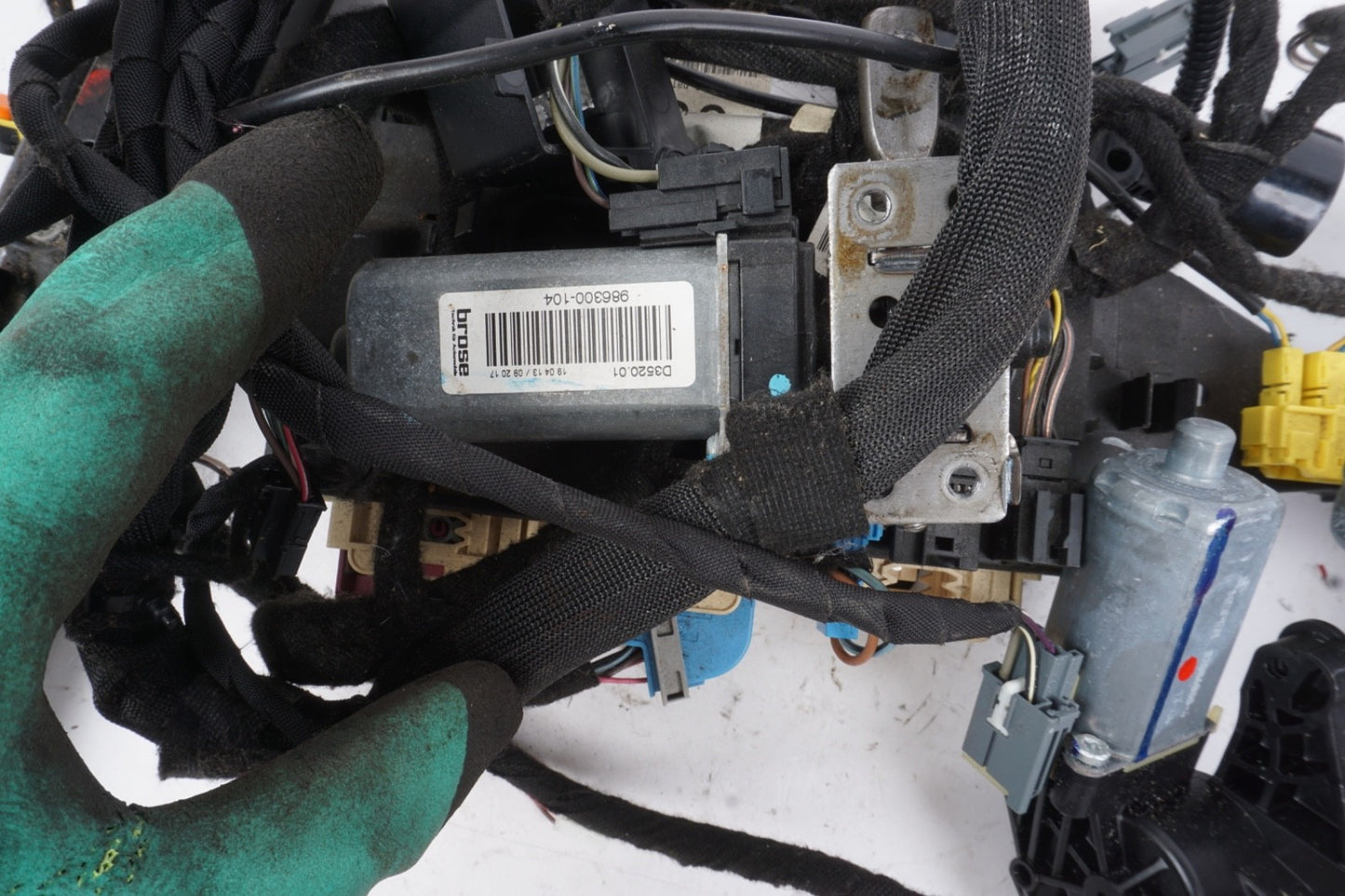 2013 - 2016 Mercedes GL450 X166 Front Left Lower Seat Track Frame OEM
