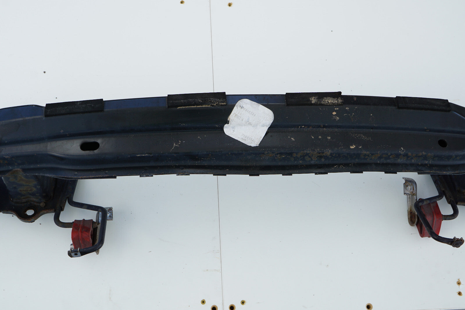 2009 - 2013 BMW 335i 328i E93 E92 REAR BUMPER REINFORCEMENT 7147604 OEM