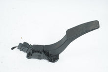 2017 - 2020 CHRYSLER PACIFICA GAS PEDAL ACCELERATOR 04581677AB OEM