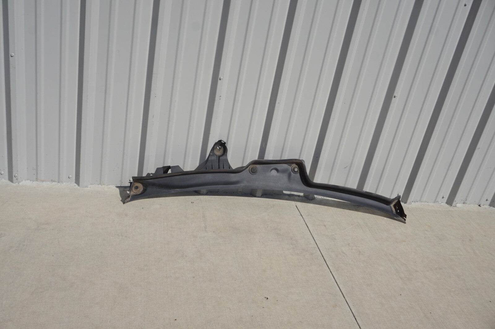 2007 - 2013 MERCEDES S550 W221 WINDSHIELD COWL PANEL WATER DRIP COVER OEM