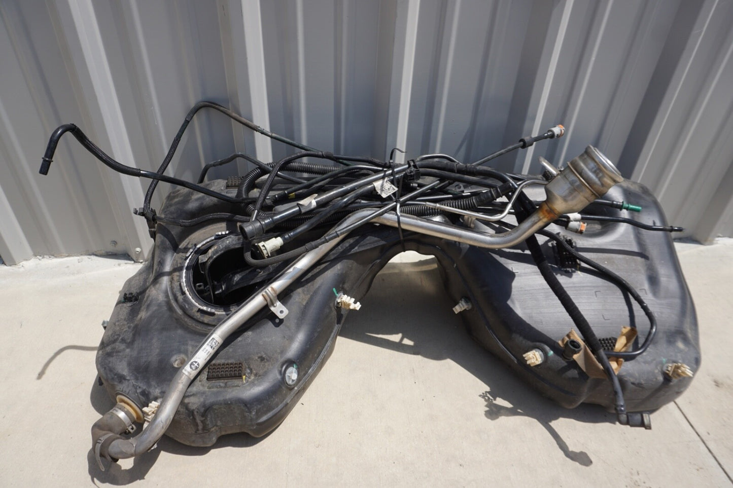 2017 - 2022 ALFA ROMEO GIULIA 2.0L FUEL GAS TANK RESERVOIR OEM 00505620400