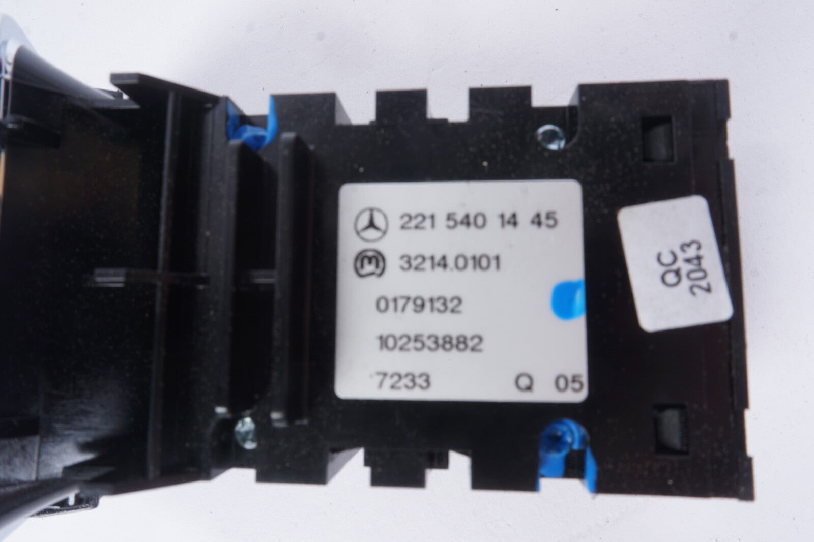 07-14 Mercedes W221 S550 CL550 Electronic Parking Button Switch 2215401445 OEM