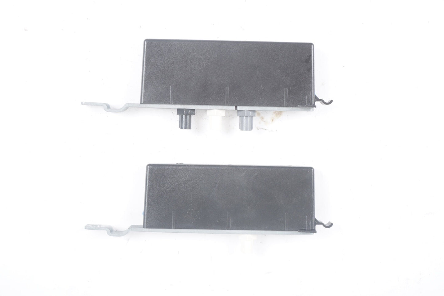 2011 - 2018 Porsche Cayenne Rear Right Radio Antenna Amplifier Module 7P5035225