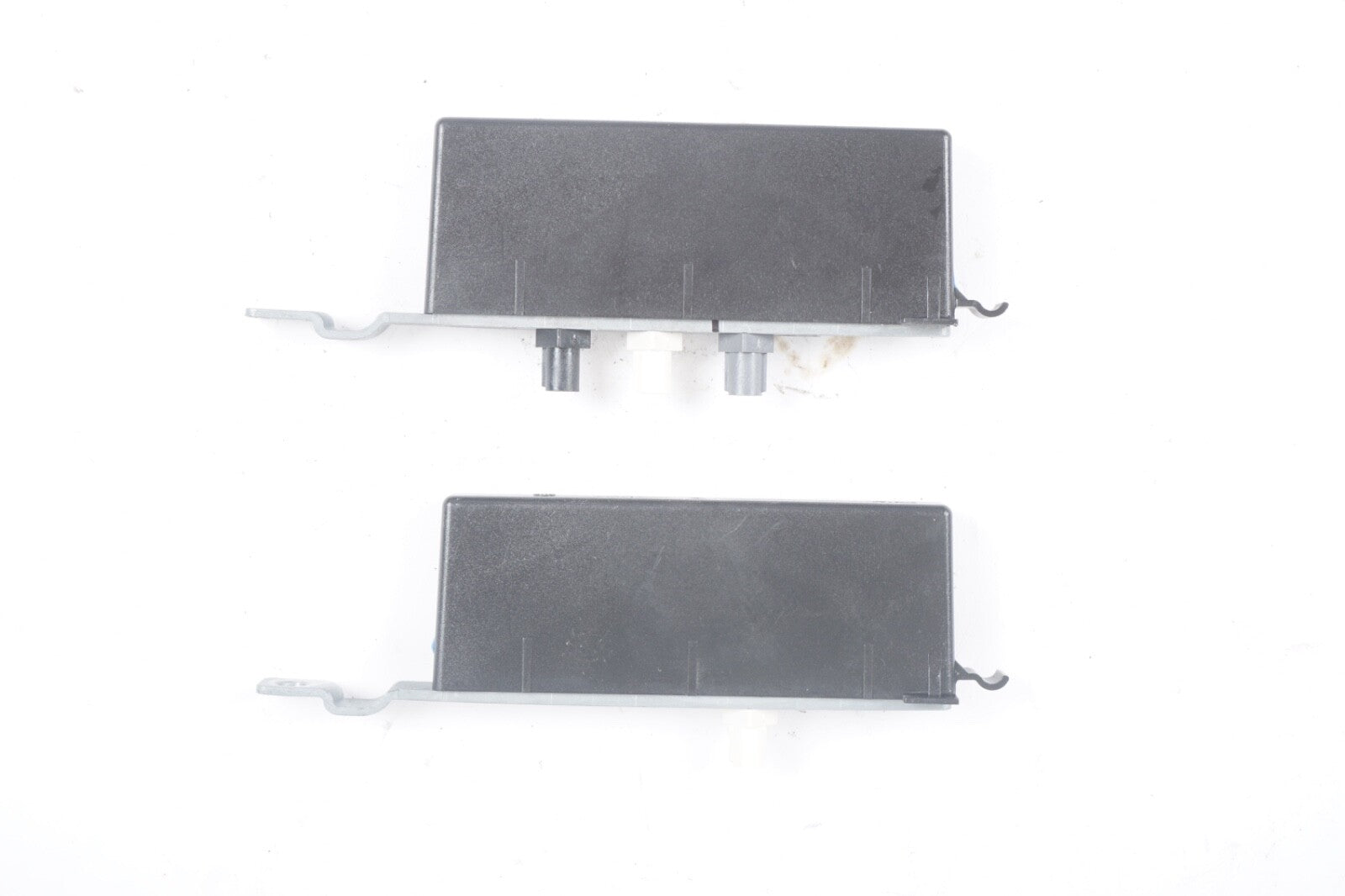 2011 - 2018 Porsche Cayenne Rear Right Radio Antenna Amplifier Module 7P5035225