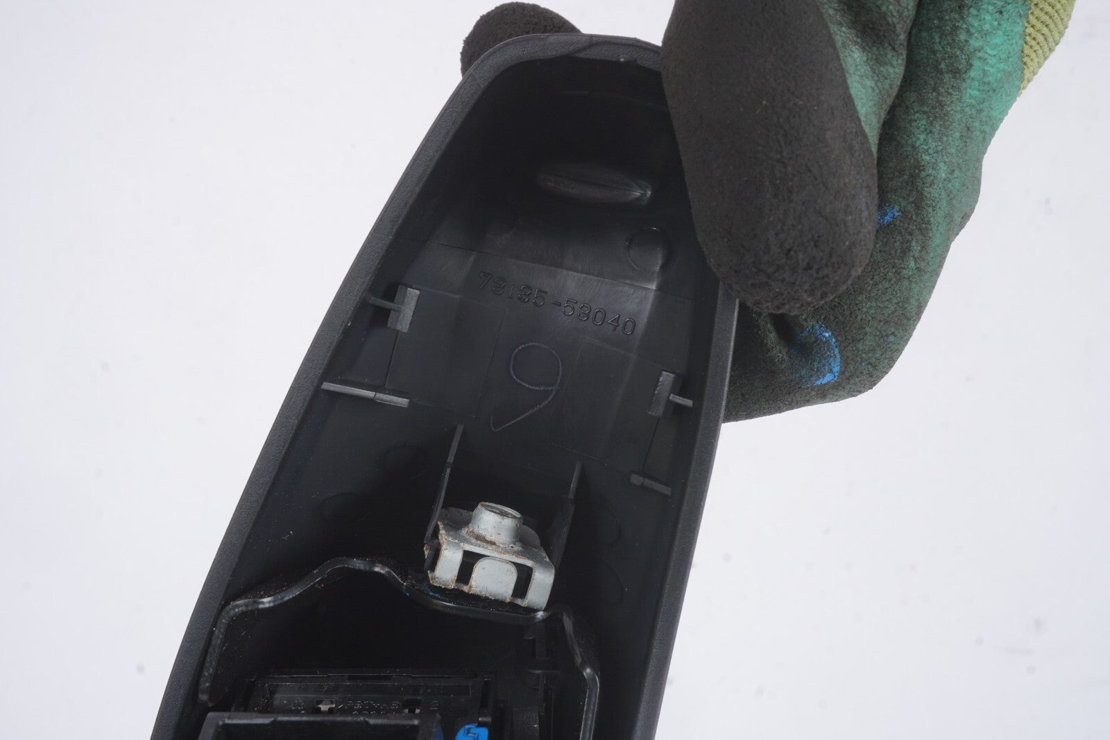 2010 - 2015 Lexus Is250 Is350 Convertible Right Front Seat Belt Control Switch
