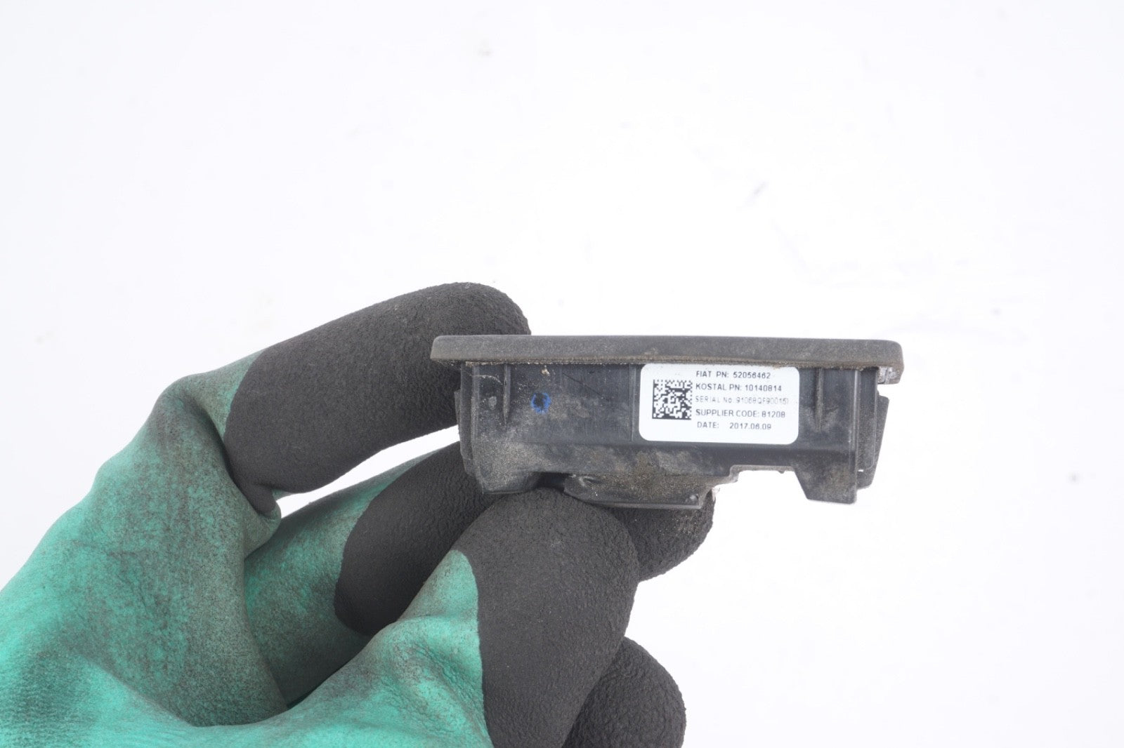 2017-2019 ALFA ROMEO STELVIO REAR TRUNK TAILGATE RELEASE SWITCH BUTTON OEM OEM