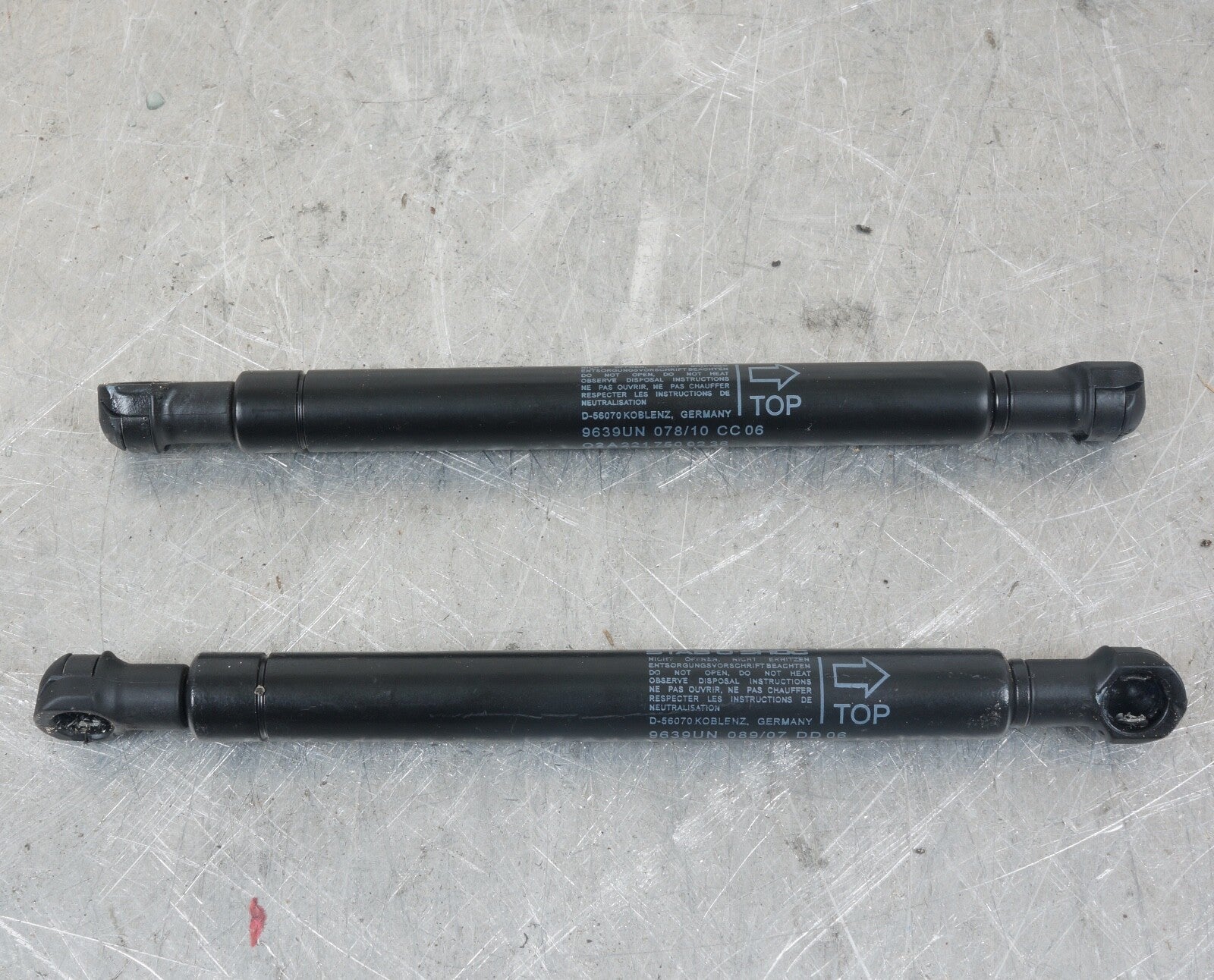 2007 - 2013 Mercedes Benz S Class W221 Trunk Lid Absorber Strut Shock Oem Pair