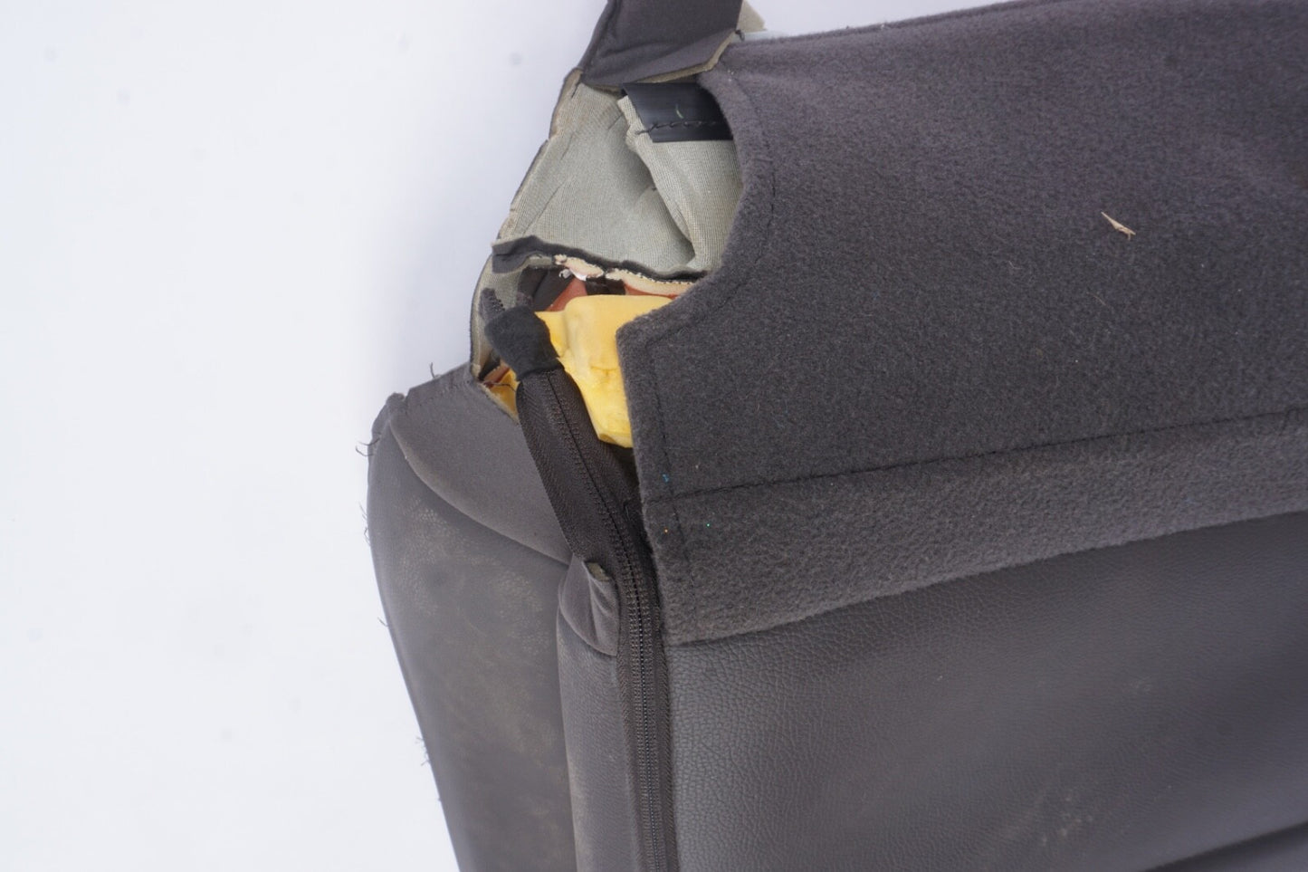 2018-2020 Honda Odyssey OEM Front Right Seat Upper Backrest Cushion DAMAGED