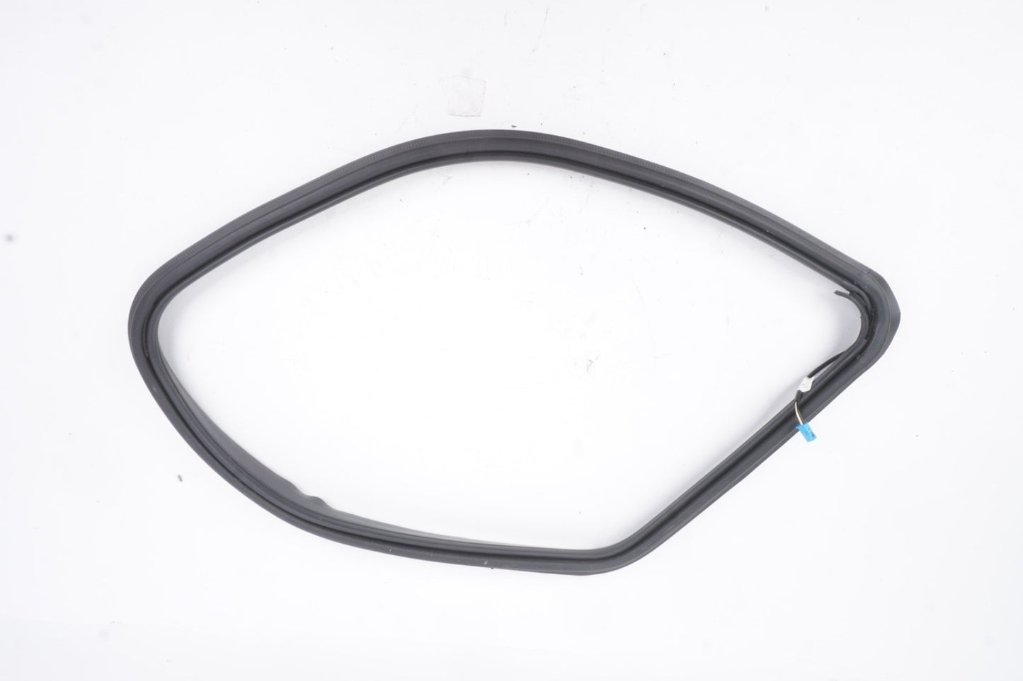 2013 - 2016 Mercedes GL450 X166 Rear Right Quarter Glass Weatherstrip Seal OEM