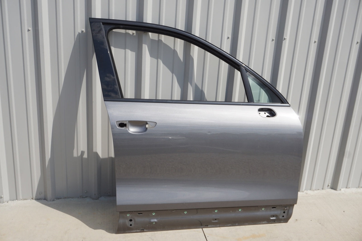 2011-2018 PORSCHE CAYENNE FRONT RIGHT DOOR COMPLETE COVER PANEL GRAY OEM