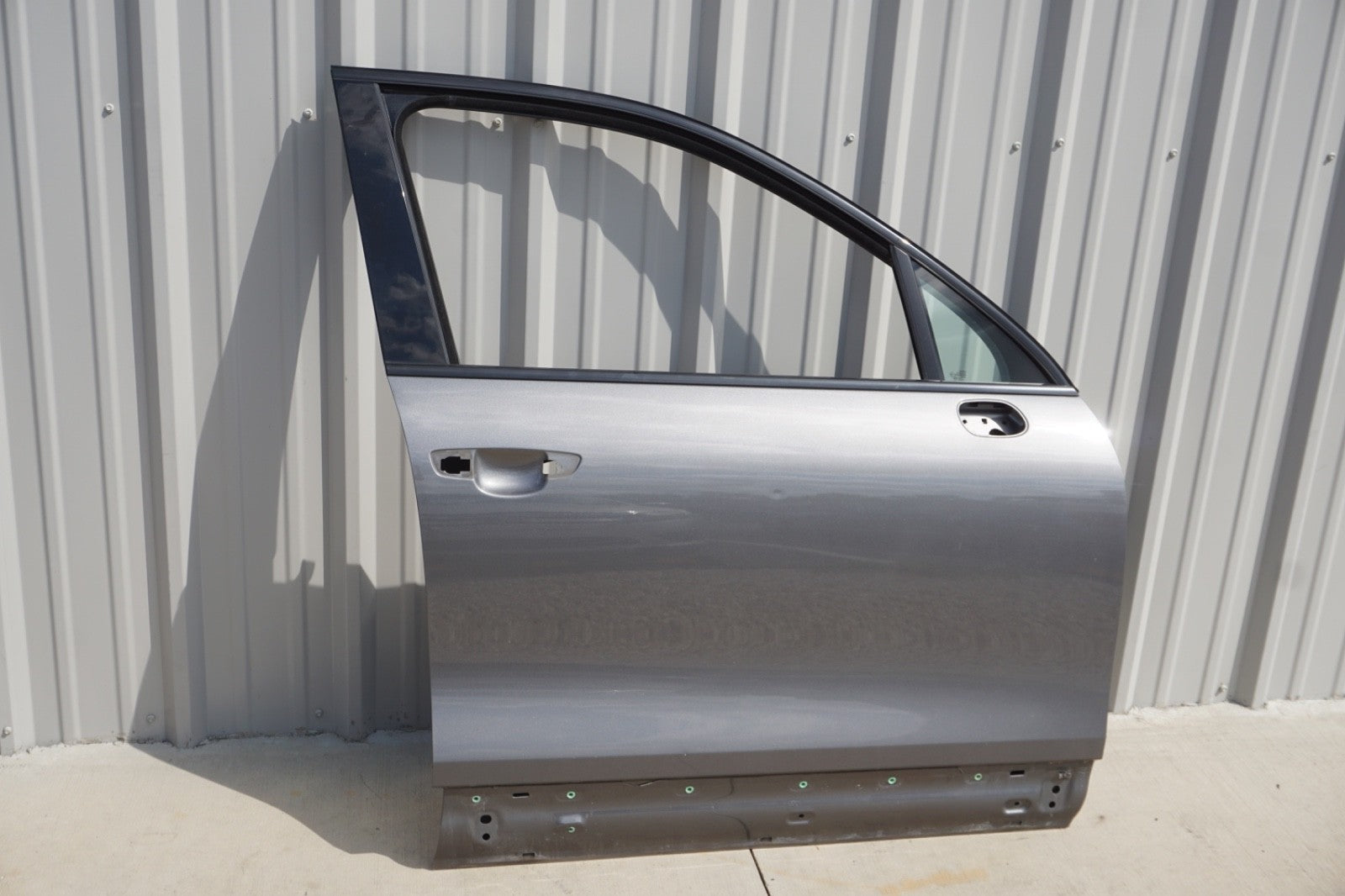 2011-2018 PORSCHE CAYENNE FRONT RIGHT DOOR COMPLETE COVER PANEL GRAY OEM