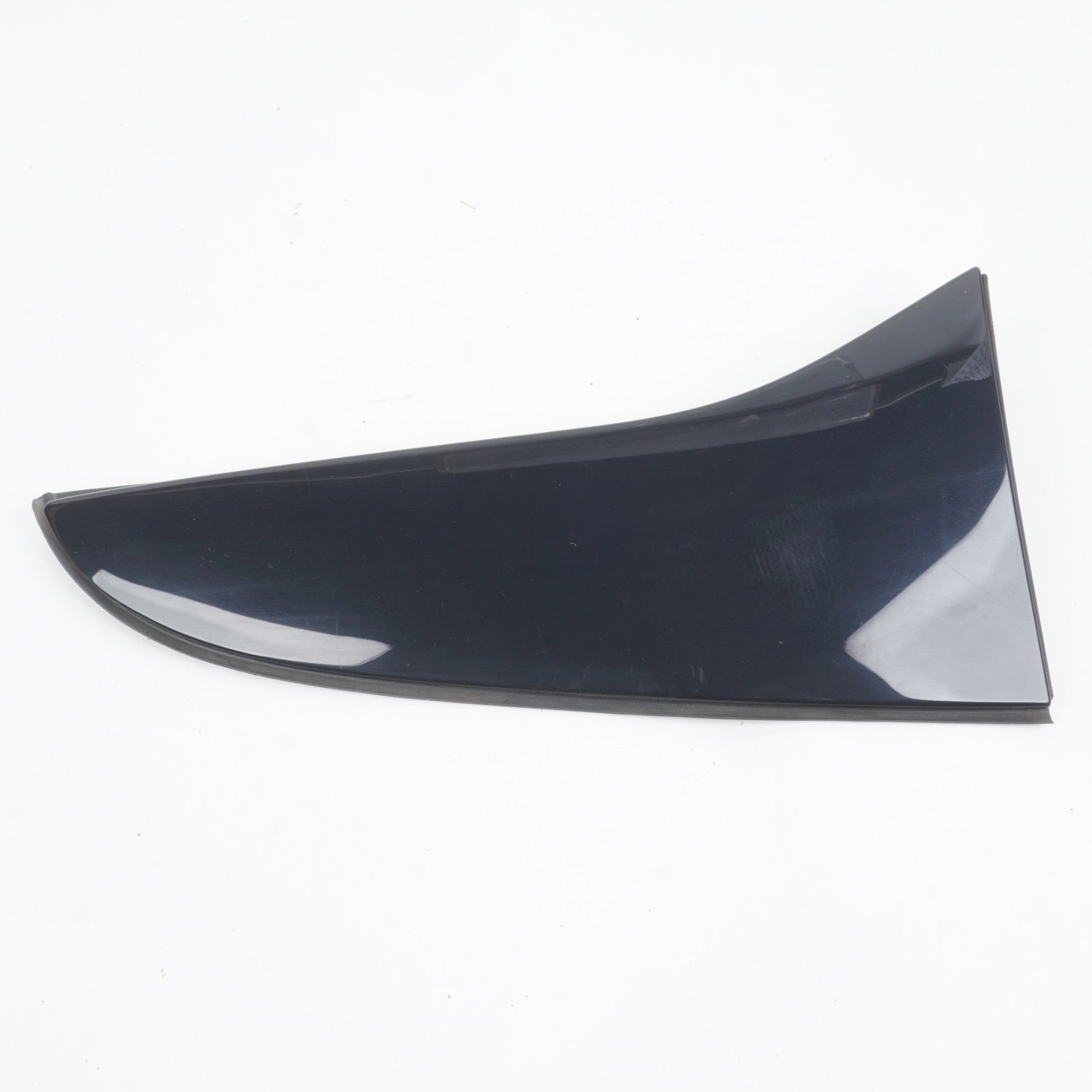 2020 - 2025 MERCEDES GLB250 LIFTGATE TAILGATE SPOILER RIGHT SIDE WINGLET MOLDING