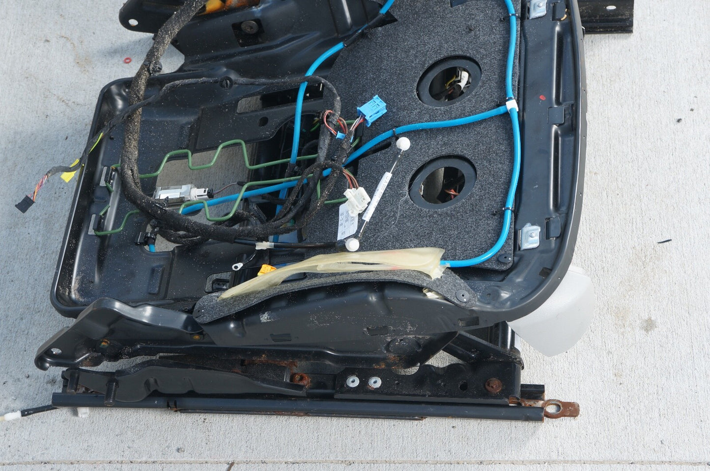 07-13 MERCEDES W221 S550 S600 S65 DRIVER FRONT LOWER SEAT RAIL TRACK FRAME