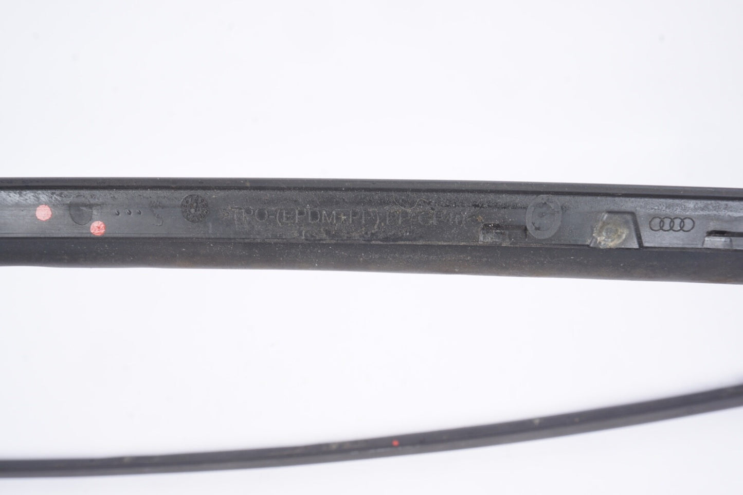 2011-2018 AUDI A8 QUATTRO - Left and Right Windshield SIDE TRIM / SEAL 4H0854328