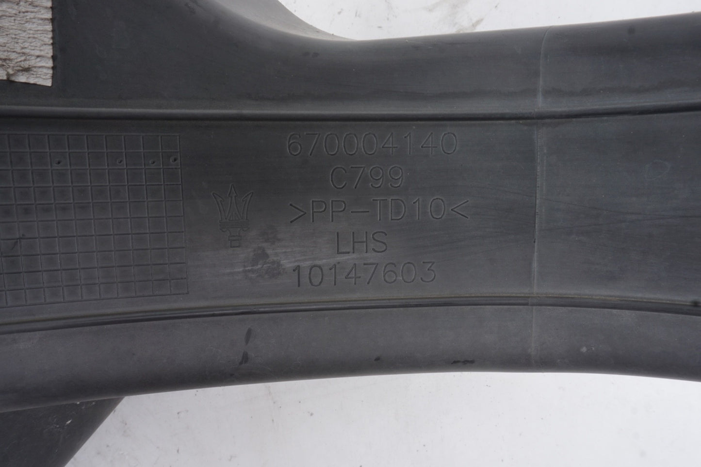 2014-2021 MASERATI GHIBLI M157 3.0L FRONT LEFT INTERCOOLER AIR DUCT SHROUD OEM