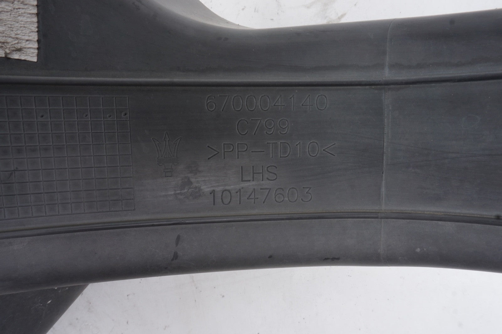 2014-2021 MASERATI GHIBLI M157 3.0L FRONT LEFT INTERCOOLER AIR DUCT SHROUD OEM