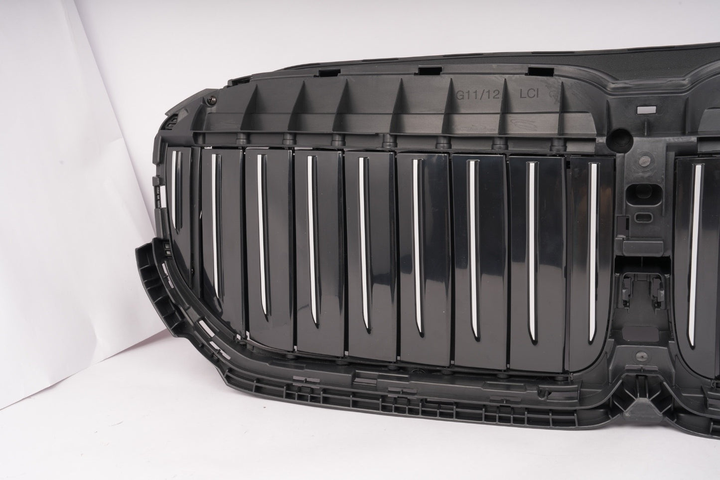 For 2020 - 2022 BMW 7 Series G11 LCI Front Bumper Grille Air Shutter Flap Upper