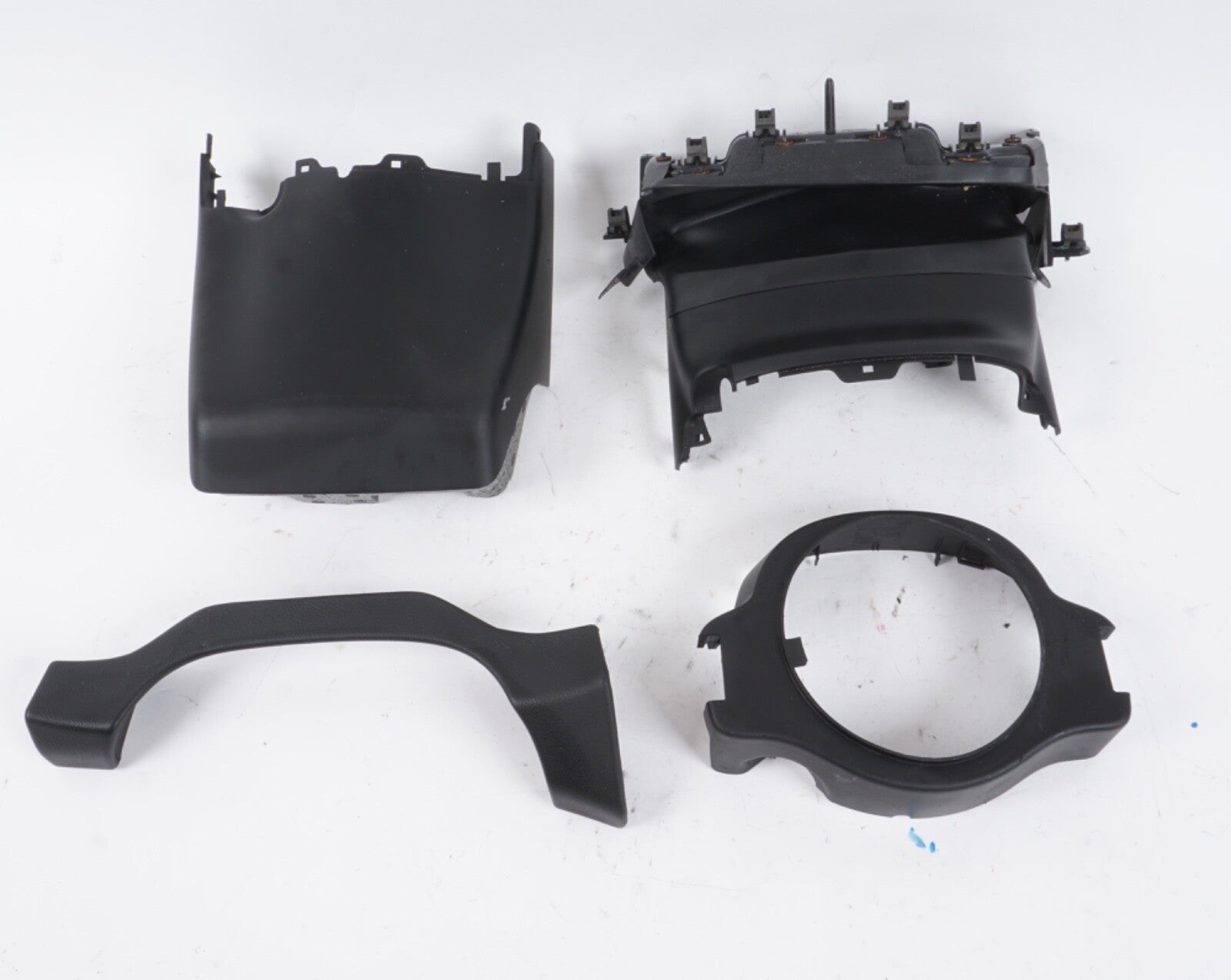 2014-2017 MASERATI GHIBLI S STEERING COLUMN COVER TRIM OEM