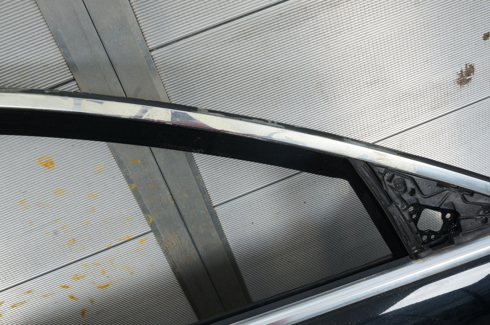 2007 - 2013 MERCEDES-BENZ S550 FRONT RIGHT PASSENGER SIDE DOOR SHELL OEM